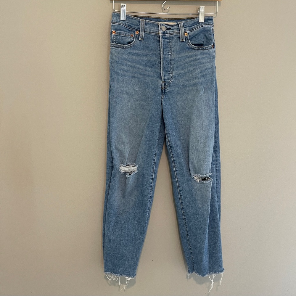 Levi’s Ribcage Ankle Busted Knee Raw Hem High Waist Jeans Size 26